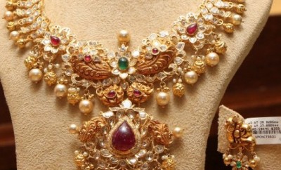 Antique Kundan necklace