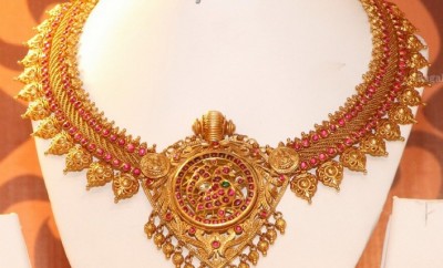 beautiful antique short necklace design