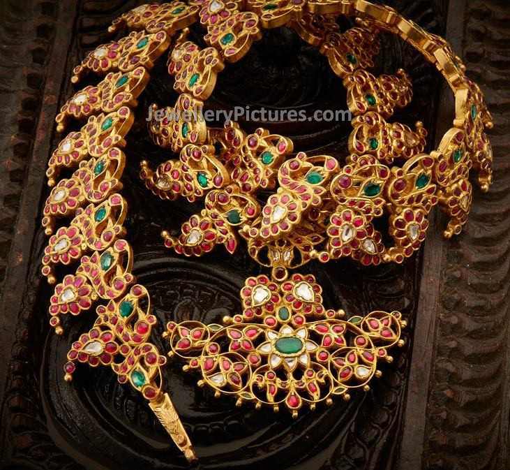 antique jewellery designs with gold and rubies 