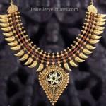 Kerala jewellery design with puligoru pattern