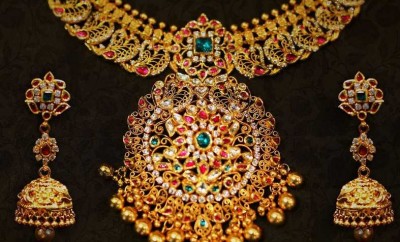 latest indian jewellery designs gold necklace and jhumka