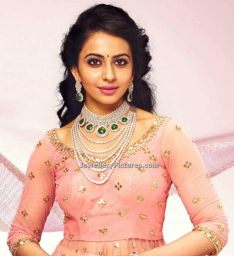 rakul preeth sing in diamond jewellery