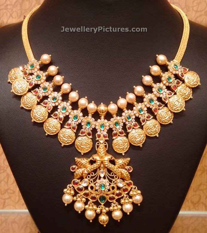 short kasu mala designs in gold and kundans with pendant