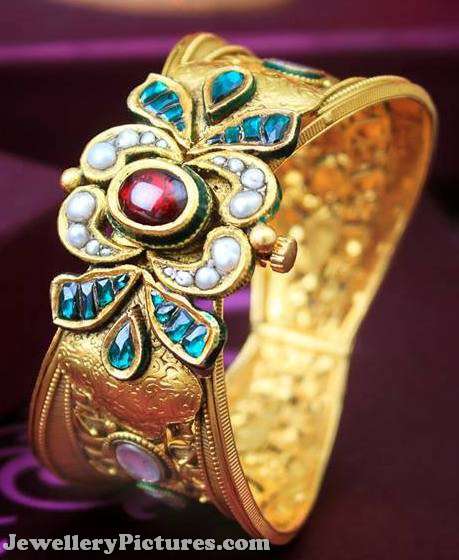 antique kada studded with kundans