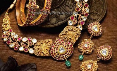 Nakshi work antique uncut diamond jewellery set with necklace and earrings and bangles