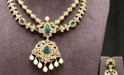 emerald pacchi necklace set