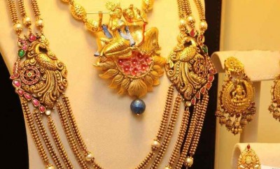 Chandra haram and necklace designs in joyaluakkas